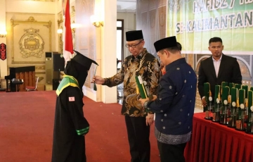 Wisuda 1