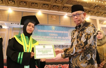 Wisuda 4