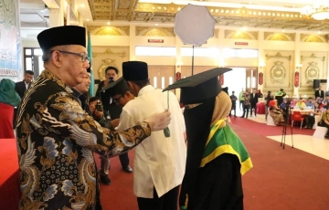 Wisuda 5